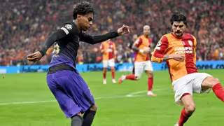Lamine Yamal desató la magia en la Champions: engañó a su rival con una rabona falsa y dio asistencia