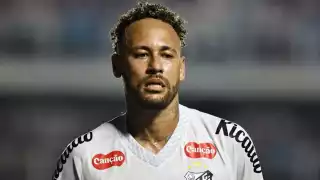 Neymar sufre otra lesión y preocupa a Santos en plena lucha por no descender
