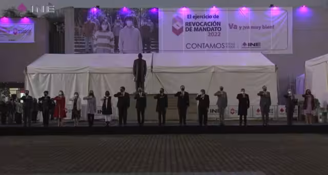 El homenaje es encabezado por Lorenzo Córdoba, titular del Instituto Electoral Nacional
