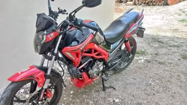 Durante la madrugada, delincuentes robaron una motocicleta Ventó Veloci Razer de un domicilio en Xpujil, Calakmul.