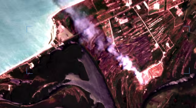 Ciudadanos reportaron una fumarola que se alzaba varios metros por los aires