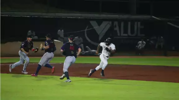 Tecolotes de los Dos Laredos vencieran 4-2 a los Tigres de Quintana Roo enla serie 27 de la Temporada 2022 de la Liga Mexicana de Béisbol Tecolotes de los Dos Laredos vencieran 4-2 a los Tigres de Quintana Roo enla serie 27 de la Temporada 2022 de la Liga Mexicana de Béisbol
