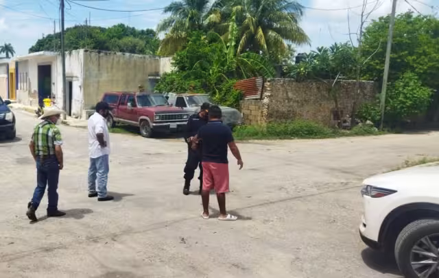 El motociclista resultó herido en la pierna