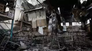 La cárcel de Olenvka, en Donetsk, quedó destrozada tras el ataque con misiles, donde Rusia y Ucrania lanzan acusaciones