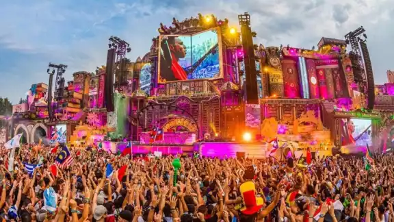 No te pierdas la transmisión del festival de música electrónica más importante del mundo. No te pierdas la transmisión del festival de música electrónica más importante del mundo.