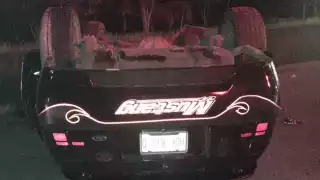 El Ford Mustang manejado por J.S.O., el percance causo daños materiales evaluados en miles de pesos y una persona fallecida en el tramo Xalau-Chemax