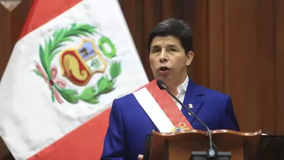 Pedro Castillo tuvo que dejar el Palacio de Gobierno tras intentar disolver el congreso Pedro Castillo tuvo que dejar el Palacio de Gobierno tras intentar disolver el congreso
