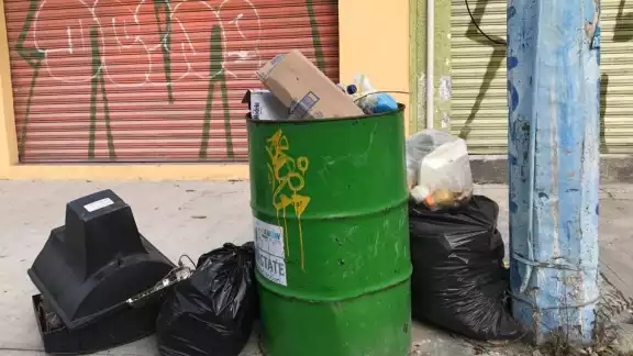 Los desechos se han convertido en adornos de las calles y avenidas de Cancún, generando una pésima imagen