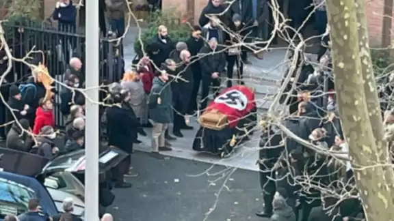 Se trató del funeral celebrado el lunes de Alessia Augello, integrante del partido de extrema derecha Forza Nuova Se trató del funeral celebrado el lunes de Alessia Augello, integrante del partido de extrema derecha Forza Nuova