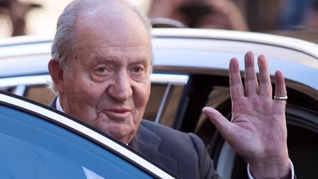 El rey Juan Carlos vive en Emiratos Árabes Unidos desde que salió de España