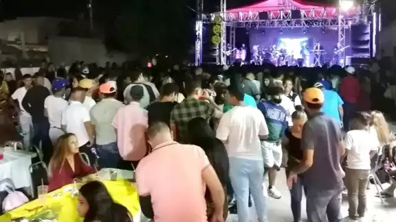 Aún con la pandemia vigente celebran XV años y fue suspendida en menos de 10 minutos

