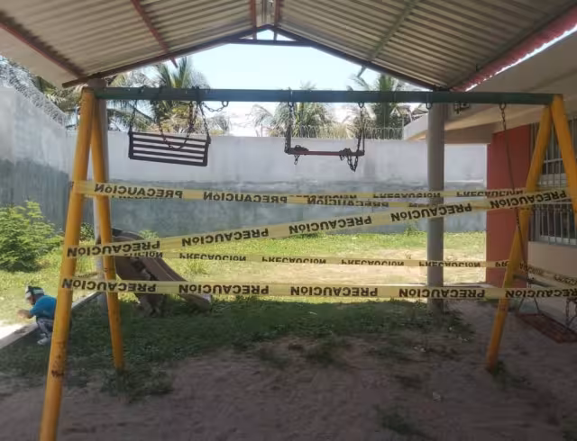 Por estas razones los padres de familia se manifiestan en el Jardín de Niños Adamantina, CD del Carmen