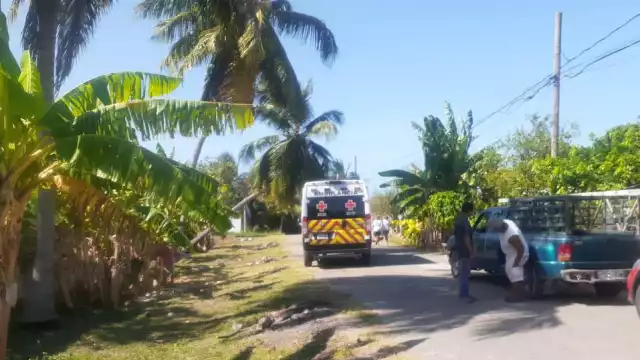 Los servicios de emergencia llegaron al lugar para atender al lesionado.