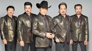 El grupo continúo con el concierto pese a la gresca.