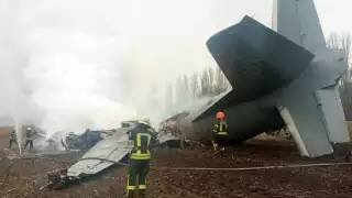 El avión transportaba a 14 personas en total y que todas las muertes fueron causadas por un incendio que comenzó después del aterrizaje forzoso del avión.