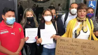 Padres de niños con cáncer presentan denuncia contra Hugo López-Gatell