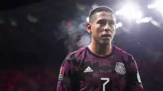 El mediocampista azteca iba a ser presentado este miércoles en el Gigante de Acero.