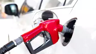 Actualmente, la SHCP mantiene el 100 por ciento al IEPS, por lo que los mexicanos no pagan este impuesto en la compra del combustible