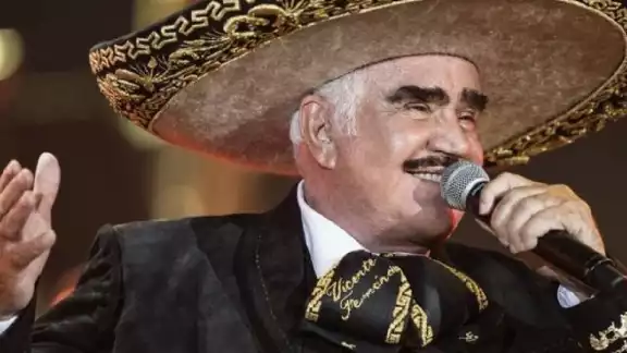 Un audio donde se escucha la voz de Vicente Fernández Jr. habría confirmando la presunta enfermedad del cantante