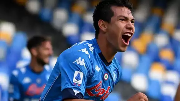 El mexicano aprovechó una asistencia de Victor Osimhen para marcar el tercero El mexicano aprovechó una asistencia de Victor Osimhen para marcar el tercero