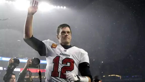 Tom Brady es considerado el mejor jugador de la NFL pero ahora ha declarado que piensa que está loco Tom Brady es considerado el mejor jugador de la NFL pero ahora ha declarado que piensa que está loco