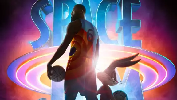 LeBron James y Bugs Bunny en un poster de la película LeBron James y Bugs Bunny en un poster de la película