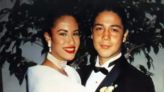 Cada año, el guitarrista de la reina del Tex-Mex dedica un mensaje para recordar al amor de su vida Cada año, el guitarrista de la reina del Tex-Mex dedica un mensaje para recordar al amor de su vida