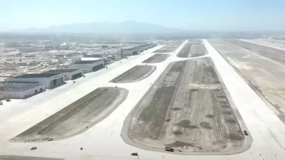 AMLO señaló que como parte de la conmemoración de la Fuerza Aérea Mexicana, tomará un avión en CDMX y bajará en las nuevas pistas AMLO señaló que como parte de la conmemoración de la Fuerza Aérea Mexicana, tomará un avión en CDMX y bajará en las nuevas pistas