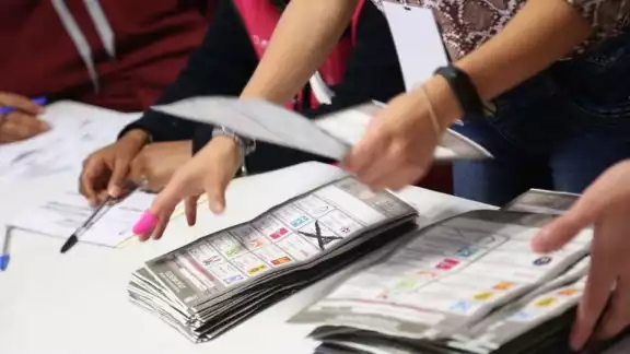Se estima que el PREP actualice los resultados cada 15 minutos a partir de las 20:00 horas
Se estima que el PREP actualice los resultados cada 15 minutos a partir de las 20:00 horas