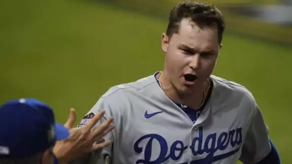 Los Dodgers están a un jugo de ganar su primer campeonato en 32 años Foto: AP Los Dodgers están a un jugo de ganar su primer campeonato en 32 años Foto: AP