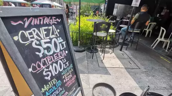 El gobierno de la CDMX modificó el límite de aforo para los negocios y el horario de operación.