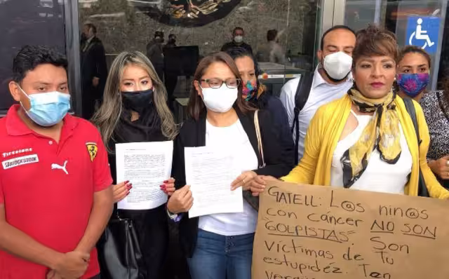 Padres de niños con cáncer presentan denuncia contra Hugo López-Gatell