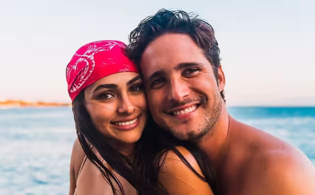 El actor recientemente celebro un año de relación con la actriz de la serie "El Dragón"
