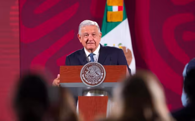 El presidente López Obrador dijo que el asesinato de al menos 20 personas se debió a un ataque de un "grupo contra otro".