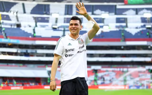 El mexicano viajó a tierras aztecas para atender la lesión que arrastra desde el juego del Tri ante Panamá del pasado mes de febrero