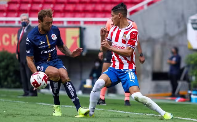 Chivas y Atlético San Luis buscarán esta noche sus primeros tres puntos del torneo Apertura 2021 de la Liga MX