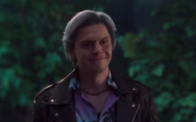 Evan Peters sorprende en Wandavision, como Quicksilver