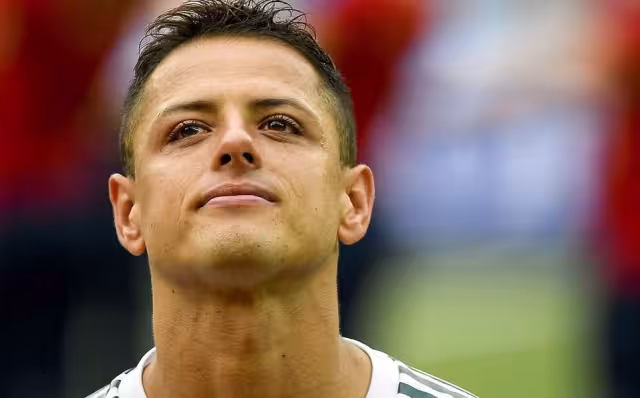 El futbolista Javier “Chicharito” Hernández expresó un tierno mensaje a su esposa Sarah Cohan