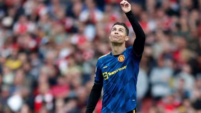 A seis días del fallecimiento de uno de sus gemelos, el delantero del Manchester United volvió a las canchas y anotó