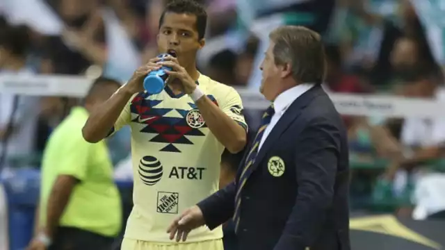 Miguel Herrera se quejó de Giovani Dos Santos