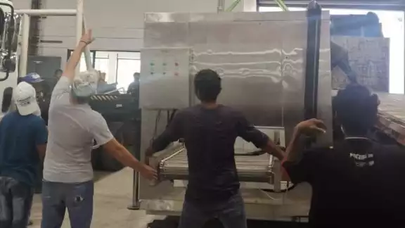 La misma empresa que vendió las maquinarias acudió a la empresa para embargarlas La misma empresa que vendió las maquinarias acudió a la empresa para embargarlas