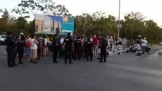 Autoridades fueron a dialogar con las personas del bloqueo