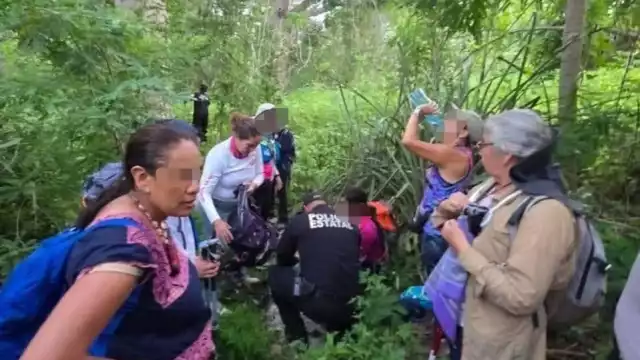 Las turistas fueron trasladadas a la Comandancia Municipal de Abalá