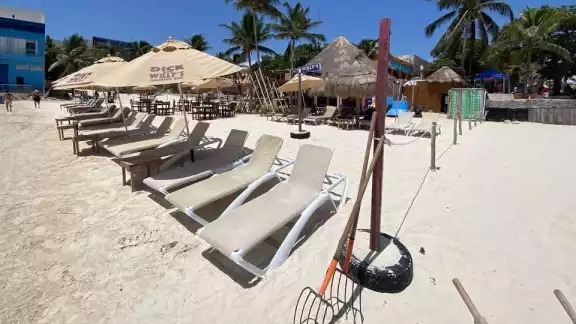 Habitantes de Playa del Caren exigieron la intervención inmediata de las autoridades para que el restaurante-bar libere el acceso Habitantes de Playa del Caren exigieron la intervención inmediata de las autoridades para que el restaurante-bar libere el acceso