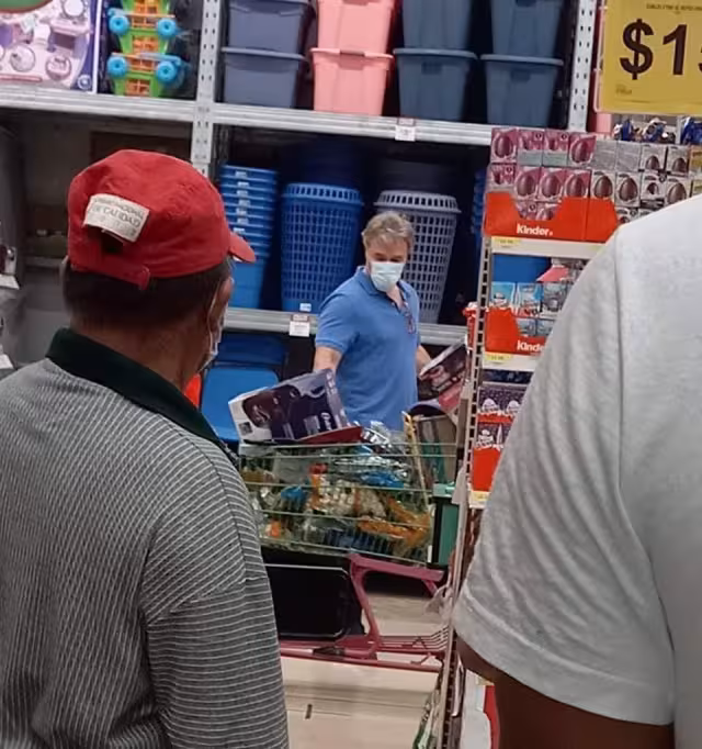 El actor fue reconocido por varias personas en el lugar