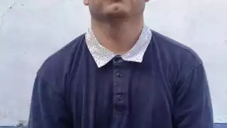 El conductor sacó un arma de fuego y disparó en dos ocasiones a la unidad policial