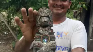 Albañiles hallan extraña figura maya durante una construcción en Candelaria, Campeche