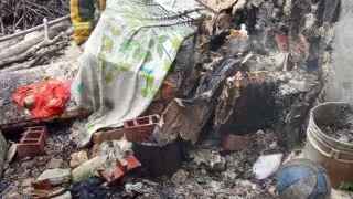 Incendio consume vivienda en Bacalar; no se reportan personas lesionadas