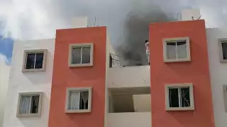 El incendio fue al interior de un departamento en Paseo Kusamil