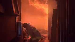 Incendio de bodega en la Supermanzana 89 de Cancún cuesta 100 mil pesos al Ayuntamiento de Benito Juárez